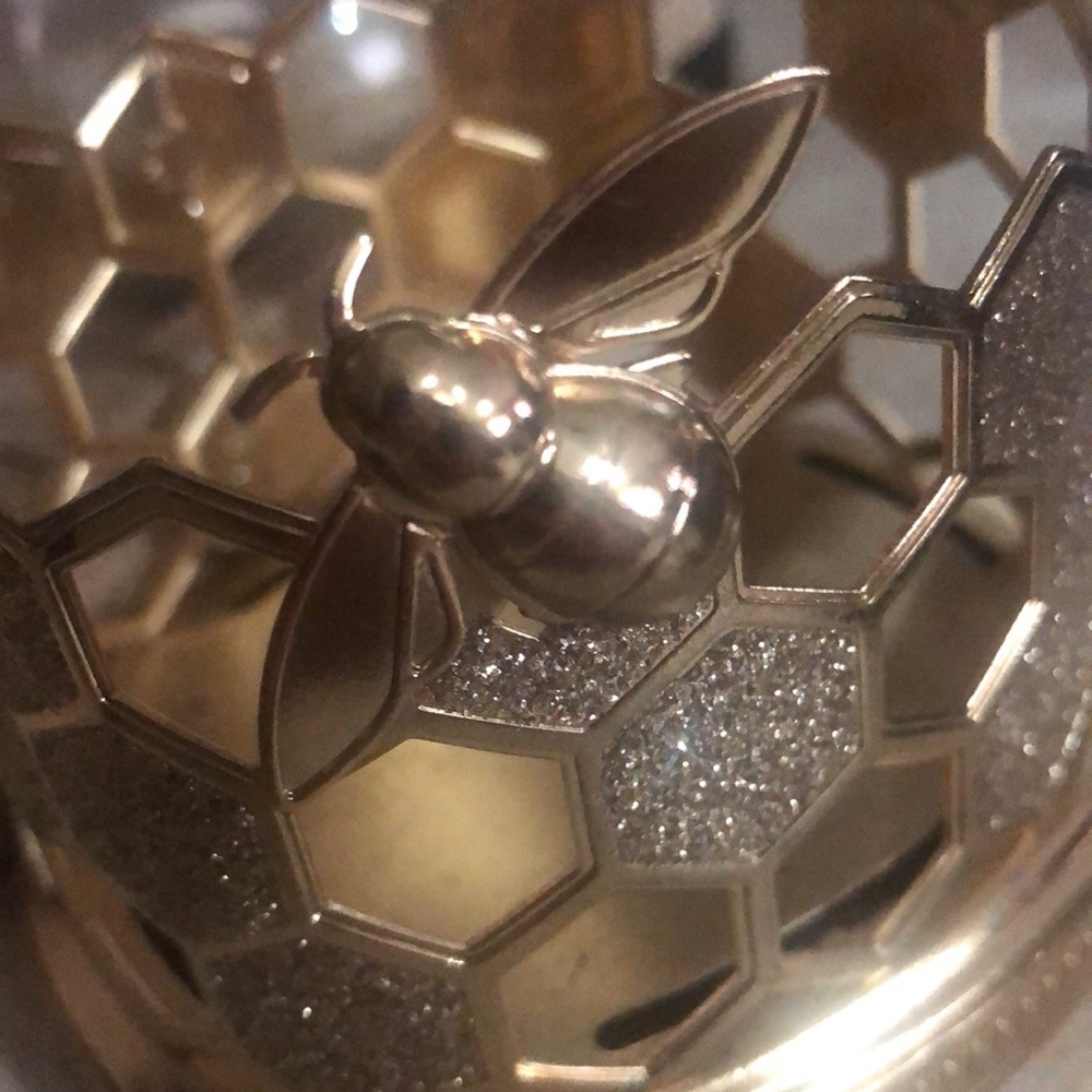 NWT HTF Very RARE Bath & Body Works Bee Hive Lotion/Soap Holder. Gold & Glitter